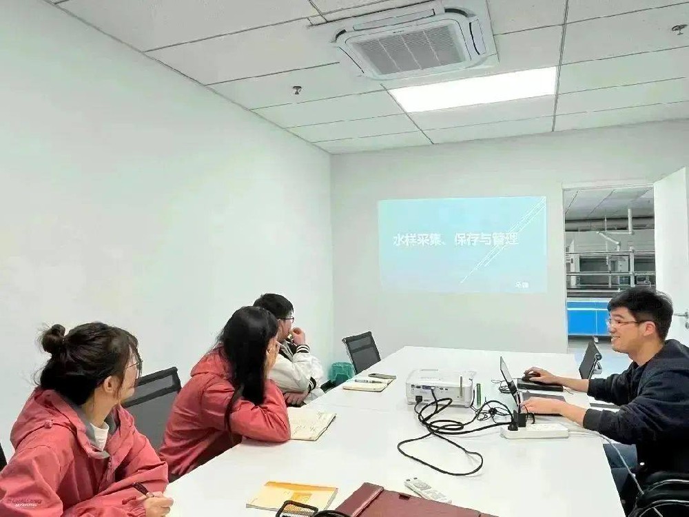 我院开展“废水水样的采集与保存”培训